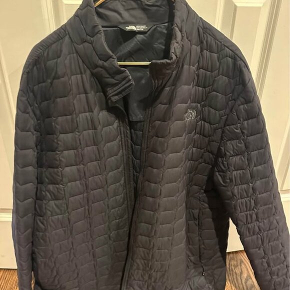 Men’s black quilted North Face Jacket Size xx Large Light Weight - Picture 2 of 3